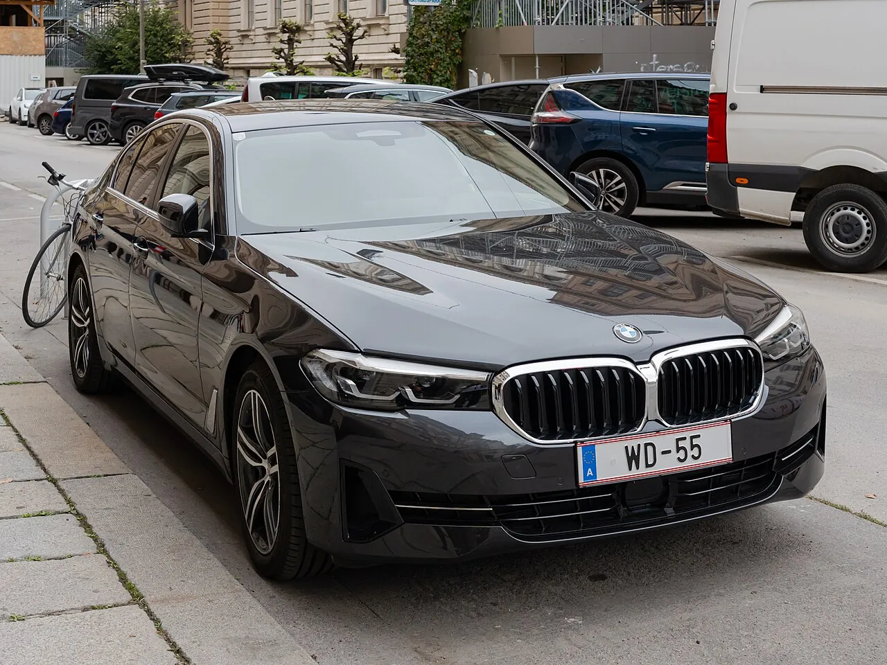 ב.מ.וו סדרה 5 (BMW 5 Series) — צילום הרכב
