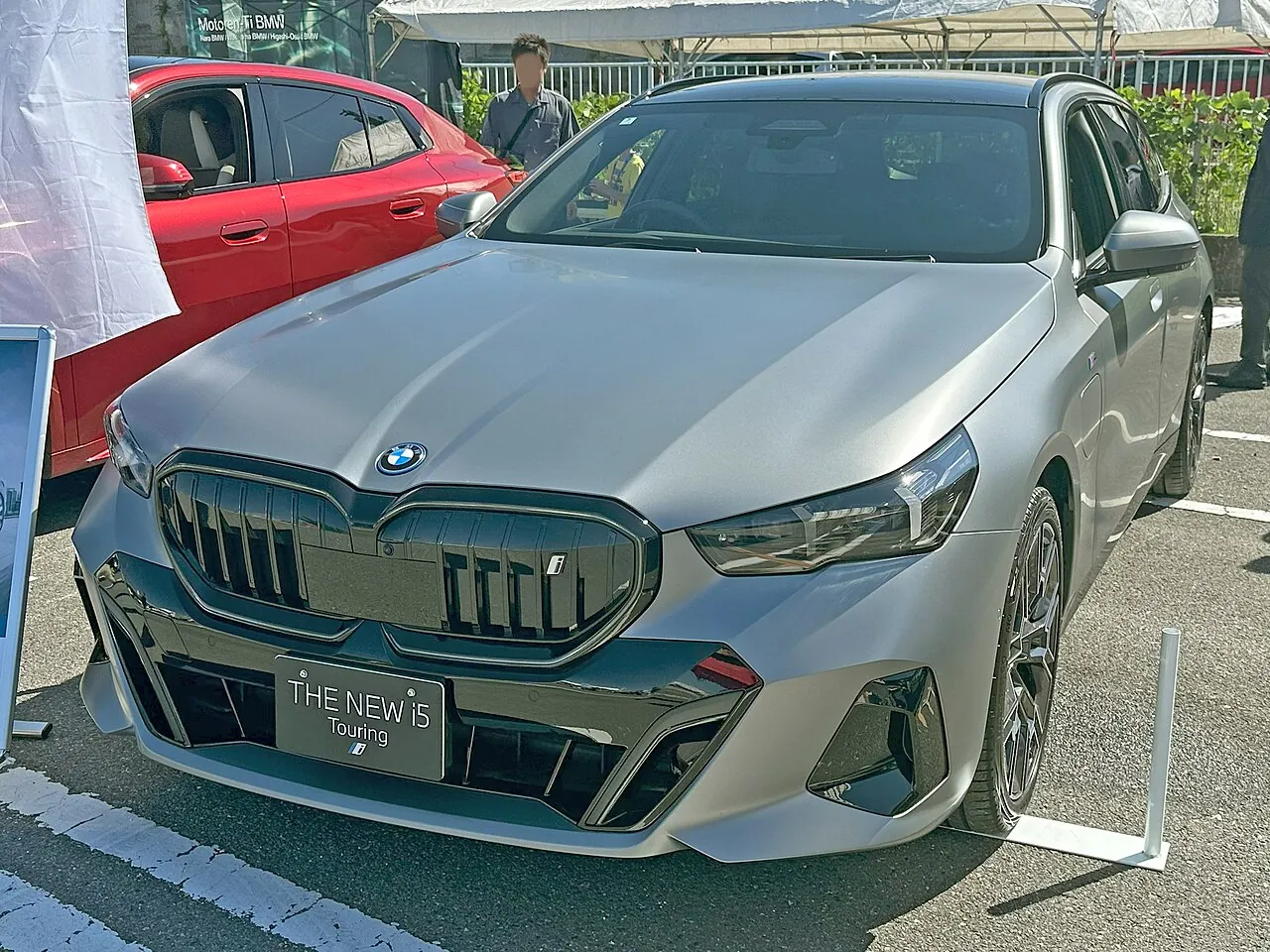 ב.מ.וו i5 (BMW i5) — צילום הרכב