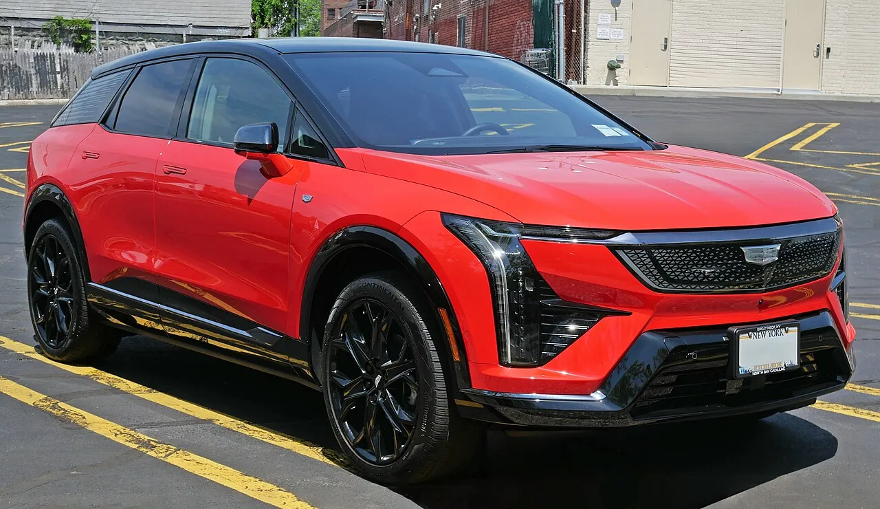 קאדילק אופטיק (Cadillac Optiq) — צילום הרכב