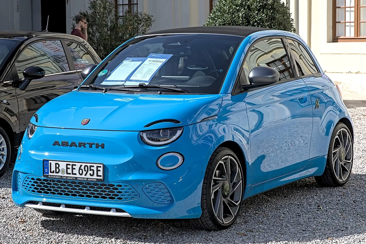 פיאט אבארט 500e (Fiat Abarth 500e) — צילום הרכב