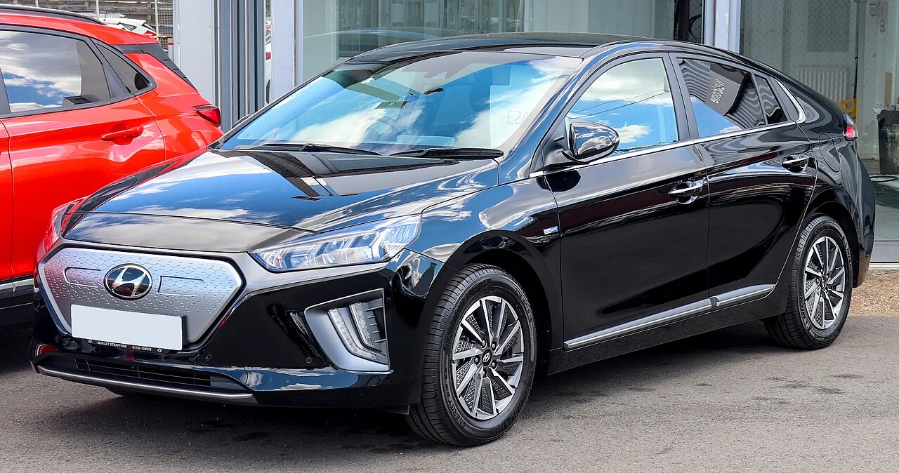 יונדאי איוניק חשמלית (Hyundai Ioniq Electric) — צילום הרכב