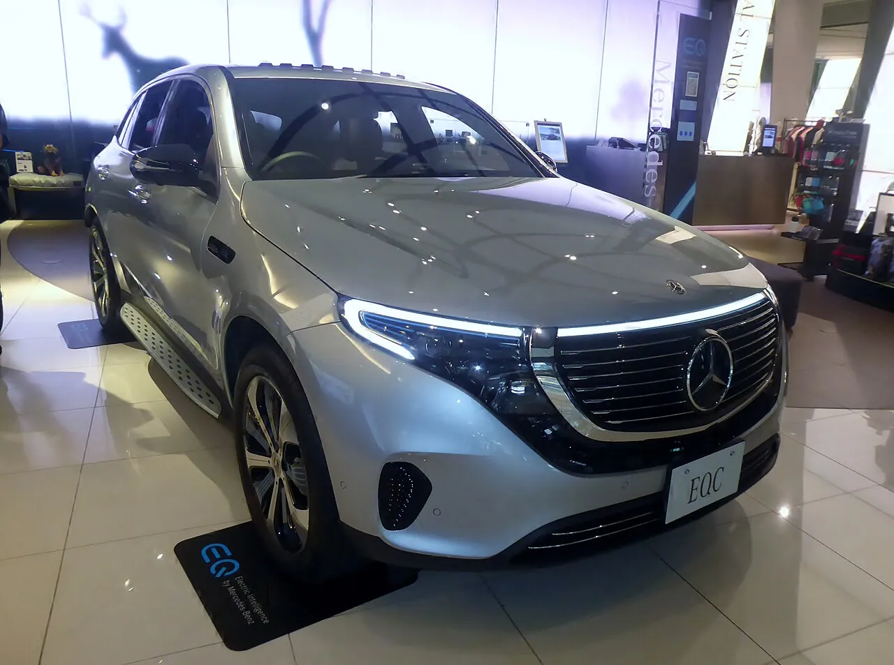 מרצדס EQC (Mercedes-Benz EQC) — צילום הרכב