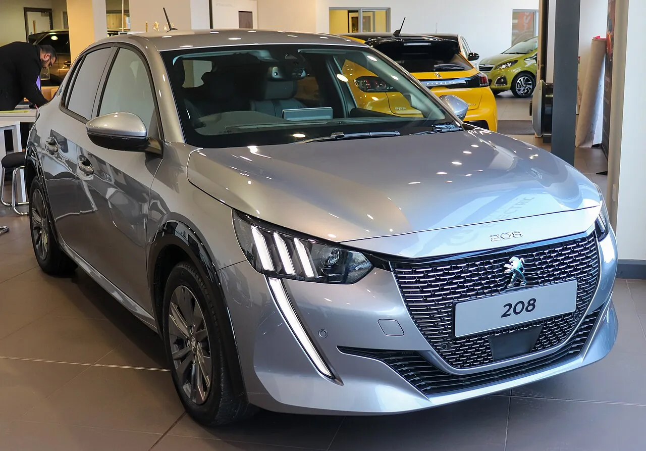 פיג׳ו e-208 (Peugeot e-208) — צילום הרכב