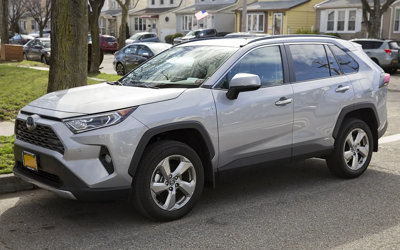 טויוטה RAV4 (Toyota RAV4) — צילום הרכב